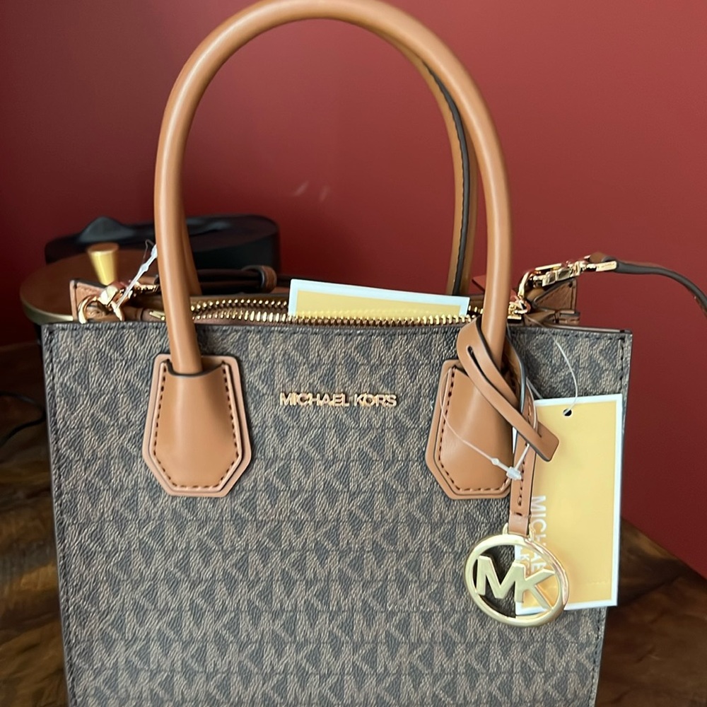 Michael Kors medium logo and leather crossbody bag